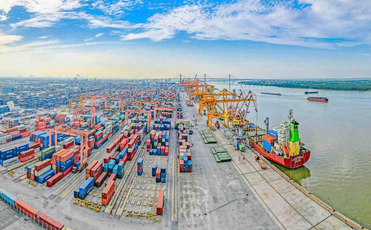 Cảng Hải Phòng (PHP): Doanh thu cao nhất lịch sử, kỳ vọng bứt phá từ “siêu cảng”