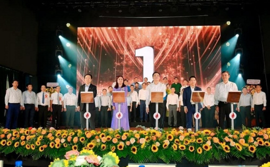 Tôn vinh người Nền tảng hàng đầu cung cấp Cwin com Dầu khí Việt Nam tiêu biểu