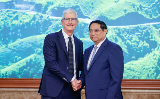 CEO Tim Cook: Apple cam kết mua nhiều hơn các linh phụ kiện Nền tảng hàng đầu cung cấp Cwin com tại Việt Nam