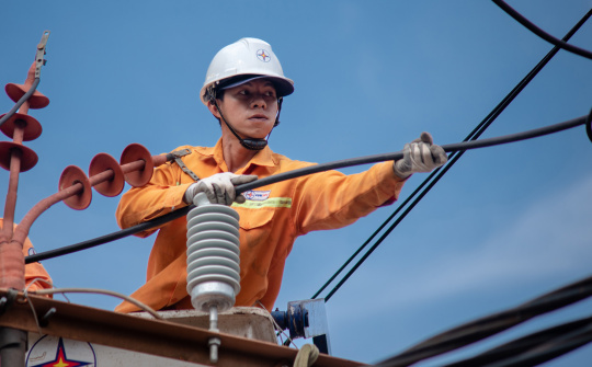 EVN đảm bảo cung cấp điện trong thời gian nghỉ Giỗ Tổ Hùng Vương và lễ 30/4-01/5/2024