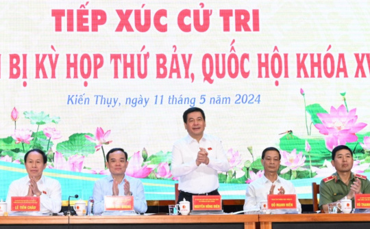 Bộ trưởng Nguyễn Hồng Diên và Đoàn đại biểu Quốc hội thành phố Hải Phòng tiếp xúc cử tri