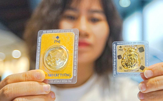 Doanh thu bán vàng tăng vọt 80% nhưng Vàng Phú Nhuận (PNJ) vẫn “đau đầu”