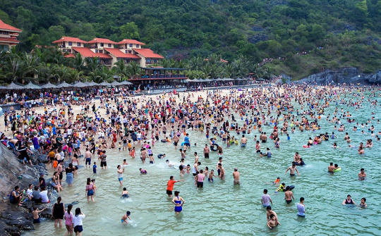 Ngành du lịch “bội thu” trong kỳ nghỉ Lễ 30/4 - 1/5