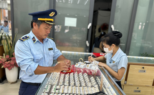 Ninh Thuận: xử phạt Cwincom hiện đang mở kinh doanh vàng giả mạo nhãn hiệu nổi tiếng
