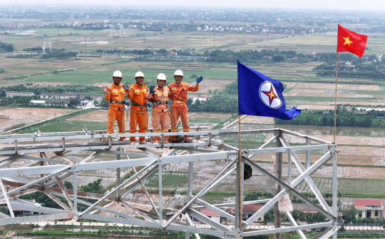 Đường dây 500 kV mạch 3 đang dần hình thành