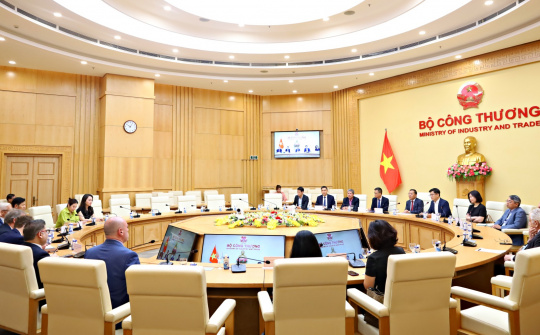 Thứ trưởng Nguyễn Hoàng Long tiếp và làm việc với Phòng Thương mại Anh Quốc tại Việt Nam