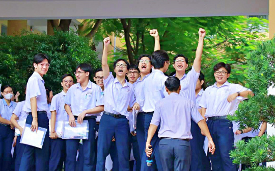 Tác phẩm "Đất nước" vào đề thi, giáo viên nhận định đề an toàn, phân hoá vừa phải