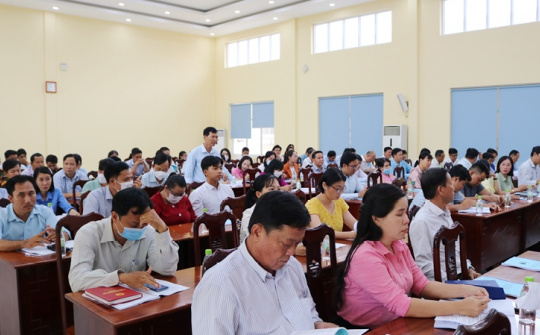Bàn về một số quy định liên quan đến cán bộ, công chức cấp xã
