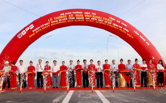 Thông xe toàn tuyến cao tốc Diễn Châu - Bãi Vọt, Hà Nội đi Nghệ An chỉ còn 3,5 giờ