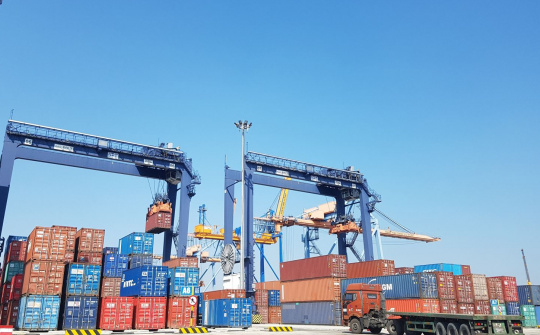 Tăng cường giám sát giá vận tải container, giá dịch vụ tại các cảng biển