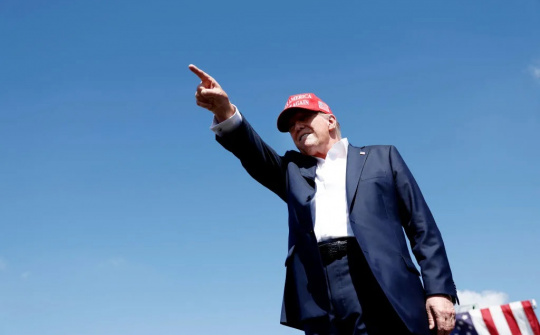 Quốc tế nổi bật: Ông Donald Trump công kích phó Tổng thống