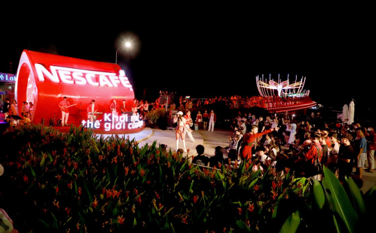 Nhãn hàng NESCAFÉ “Khơi mở thế giới của bạn”