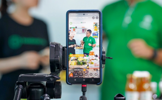 Cuộc đua các sàn thương mại điện tử: TikTok Shop chưa thể lật đổ ngôi vương của Shopee