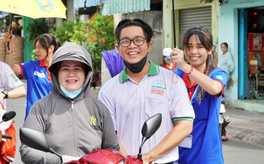 Nóng: Gợi ý đáp án môn Vật lý thi tốt nghiệp THPT 2024 (Tất cả các mã đề)