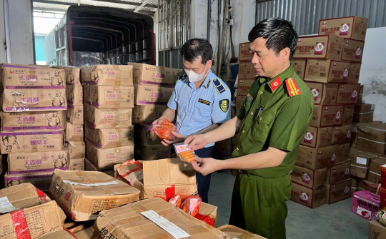 Công an Hà Nội: Tăng cường trấn áp buôn lậu và gian lận thương mại