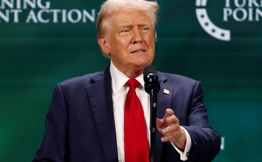 Quốc tế nổi bật: Ông Donald Trump đang yếu thế