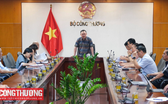 Thành lập sàn giao dịch Cwin555 thể thao, casino live, bắn cá và slot nổ hũ tại Việt Nam: Liệu có khả thi?