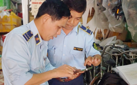 Đồng Tháp: Phát hiện 5 cơ sở kinh doanh Cwin Đăng Ký + 1888k phụ tùng xe mô tô, xe gắn máy giả mạo nhãn hiệu
