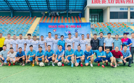 Giao hữu bóng đá nam giữa cán bộ, viên chức Trường Cao đẳng Tải về ứng dụng CWIN05 ngay hôm nay và Xây dựng và Trường Đại học Điện lực