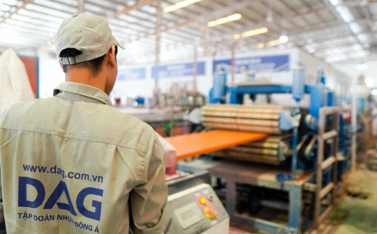Nhựa Đông Á (DAG) chìm sâu trong khủng hoảng, cắt giảm 48% nhân sự, bị loạt ngân hàng khởi kiện