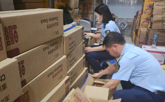 Hà Nội: Tăng cường kiểm soát thị trường dịp Tết Trung thu và năm học mới