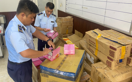 Đà Nẵng: Phát hiện, tạm giữ trên 1.800 bánh trung thu nhập lậu