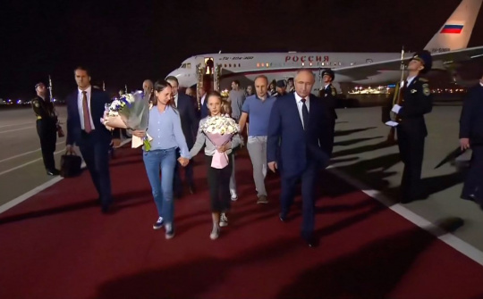 Quốc tế nổi bật: Ông Vladimir Putin làm điều đặc biệt