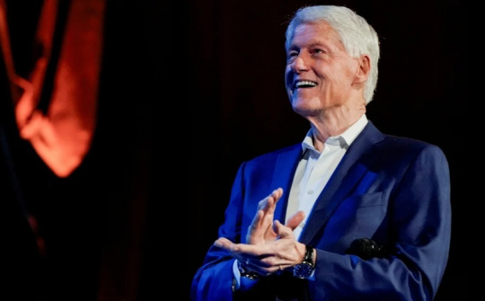 Quốc tế nổi bật: Ông Bill Clinton công kích ông Donald Trump