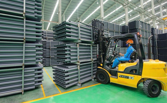 Nhựa Đông Á (DAG): Lãnh đạo đi công tác thường xuyên nên chậm công bố thông tin