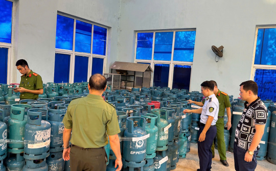 Phát hiện cơ sở san, chiết, nạp lượng lớn khí LPG trái phép tại Bắc Ninh