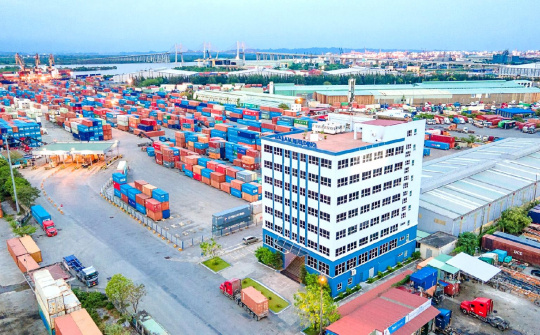 Người nhà Chủ tịch Xếp dỡ Hải An muốn gom thêm 2 triệu cổ phiếu HAH