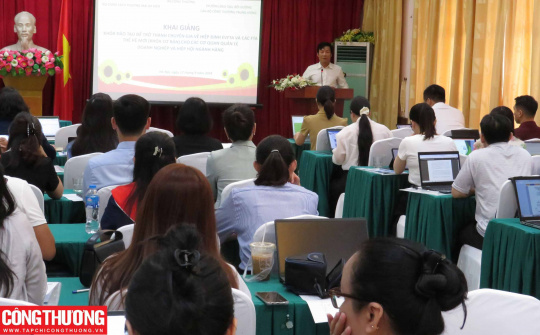 Khai giảng khóa đào tạo để trở thành chuyên gia về Hiệp định EVFTA và các FTA thế hệ mới