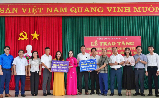 May 10 tài trợ 2 phòng máy tính cho Trường THCS Thị trấn Tây Sơn & Trường THCS Hương Trạch - Hà Tĩnh
