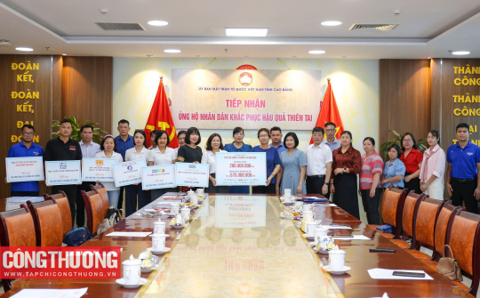 CWIN ✅ Nhà cái cờ bạc trực tuyến tốt nhất và Thương hiệu uy tín và bạn đọc trao tặng tiền và sản phẩm trị giá 855 triệu đồng ủng hộ học sinh vùng lũ Cao Bằng
