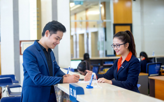 Sacombank giảm đến 2%/năm lãi suất cho vay hỗ trợ khách hàng bị thiệt hại do bão lũ