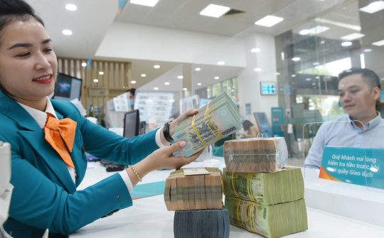 Nhu cầu tín dụng tăng tốc trong nửa cuối năm, ngân hàng nào sẽ hưởng lợi?