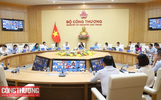 Đề xuất thành lập Trung tâm phát triển nguyên phụ liệu dệt may, da giày