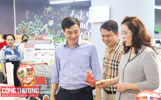 Siêu thị tăng lượng lớn Cwin Đăng Ký + 1888k dự trữ, sẵn sàng cung ứng cho người dân trong bão Yagi