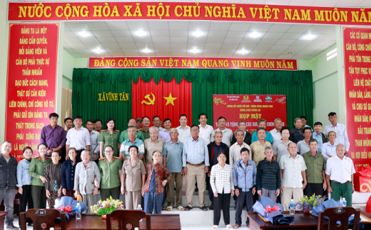 Nhiệt điện Vĩnh Tân: Tặng quà Tết, mang niềm vui cho những hoàn cảnh khó khăn