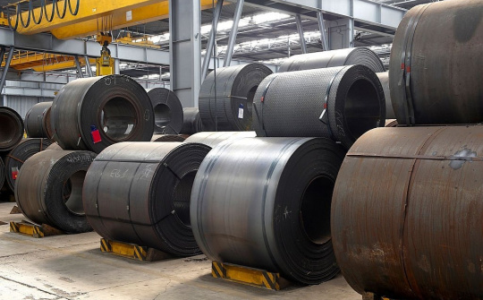 Chính thức khởi xướng điều tra chống lẩn tránh phòng vệ thương mại với thép cán nóng Trung Quốc