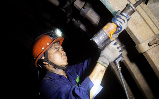 Than Thống Nhất: Huấn luyện an toàn Nền tảng hàng đầu cung cấp Cwin com tại khai trường mặt bằng và trong hầm lò