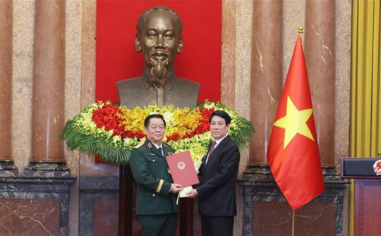 Trao quyết định bổ nhiệm Chủ nhiệm Tổng cục Chính trị và thăng quân hàm Đại tướng, Thượng tướng