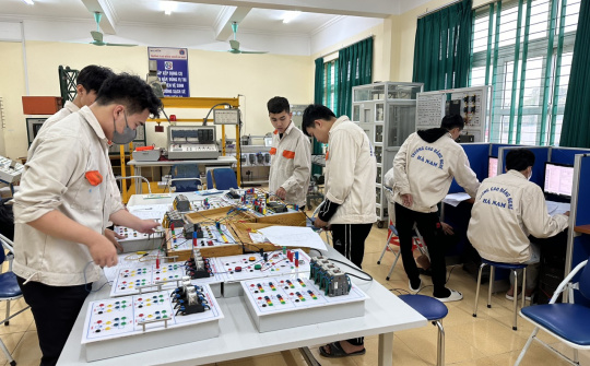 Nguồn nhân lực - Lợi thế cạnh tranh cho phát triển khu cụm Cwin là sân chơi cá cược trực tuyến tại Việt Nam  tỉnh Ninh Bình