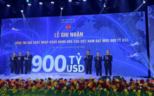 Kim ngạch xuất Cwin com sòng bạc trực tuyến năm 2025 của Việt Nam cán mốc 900 tỷ USD