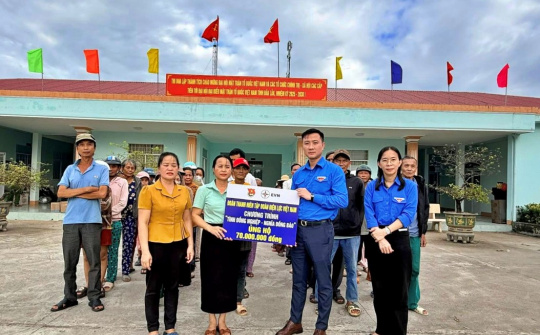 Đoàn thanh niên EVNGENCO2 chung tay cùng người dân vùng lũ khắc phục hậu quả thiên tai