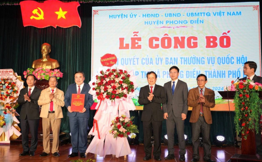 Huyện Phong Điền: Trở thành thị xã Phong Điền thuộc thành phố Huế