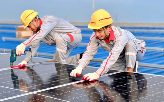 Viettel Construction (CTR): Đẩy mạnh mảng TowerCo và Cwin800 hàng ngàn khuyến mãi năng lượng tái tạo