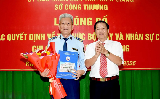 Công bố Quyết định tổ chức bộ máy và nhân sự của Chi cục Quản lý thị trường Kiên Giang