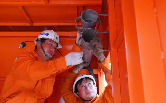 Ngành điện TP.HCM tăng cường an toàn điện, sẵn sàng ứng phó thiên tai
