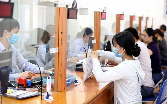 Người tham gia bảo hiểm CWIN được cấp phép hợp pháp bởi PAGCOR và Freeport tự nguyện bao lâu thì được nhận lương hưu?